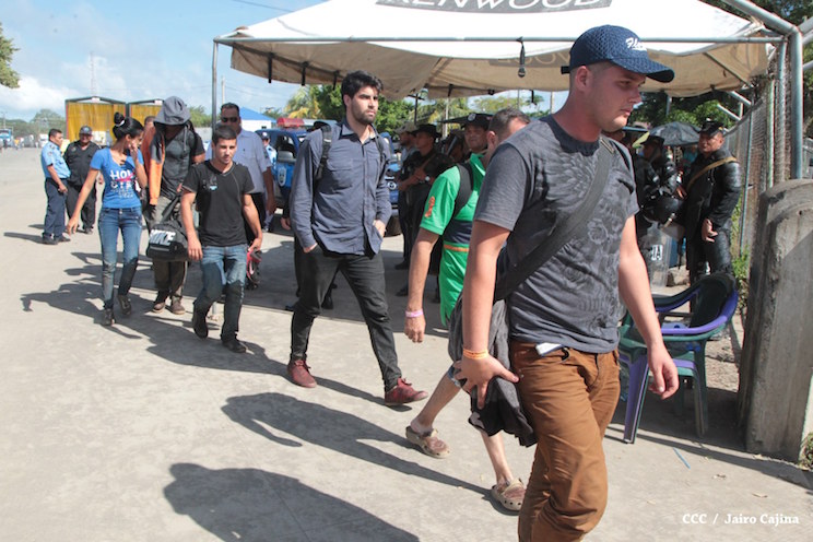 Ejército rescata a grupo de cubanos y los devuelve a Costa Rica