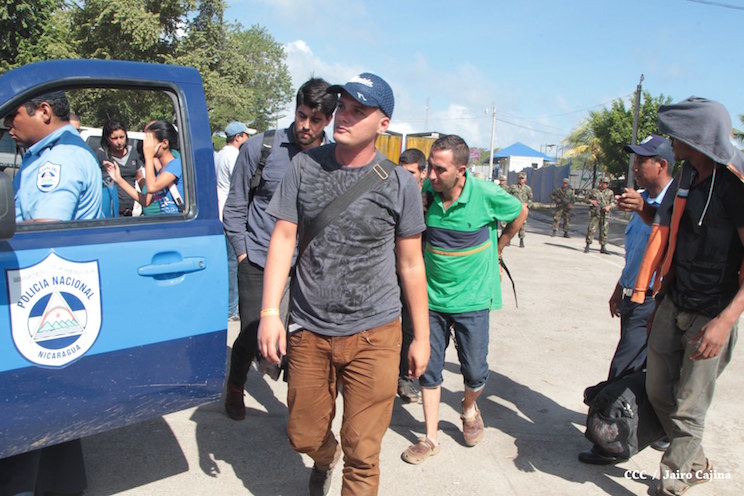 Ejército rescata a grupo de cubanos y los devuelve a Costa Rica