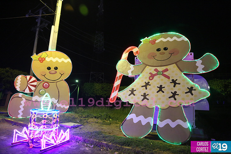 Gobierno avanza con instalación de adornos navideños en diferentes puntos de la capital