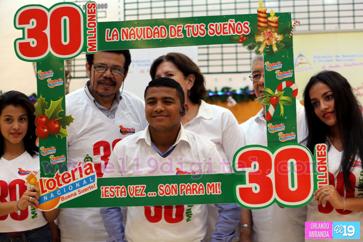 Loteria Nacional entrega utilidades al IND y MIFAN