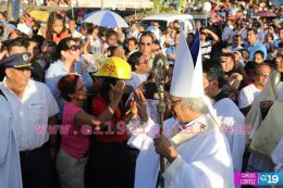 Un mar de católicos participan en primera misa del 2016