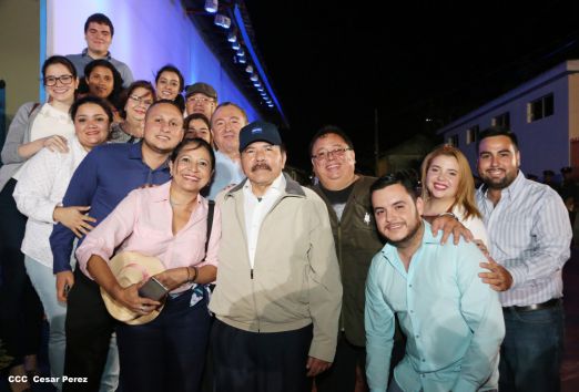 Daniel y Rosario conmemoran el 82 aniversario del tránsito a la inmortalidad del General Sandino