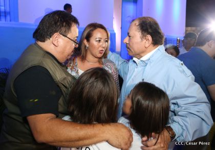 Daniel y Rosario celebran 121 Aniversario del Natalicio del General Sandino