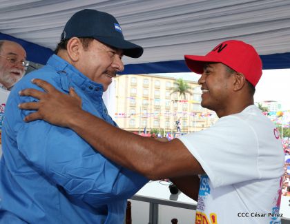 Presidente Daniel y Compañera Rosario en 37 Aniversario del Repliegue a Masaya