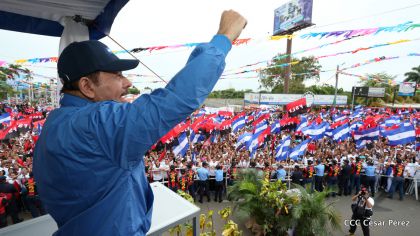 Presidente Daniel y Compañera Rosario en 37 Aniversario del Repliegue a Masaya