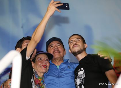 Presidente Daniel y Compañera Rosario en 37 Aniversario del Repliegue a Masaya
