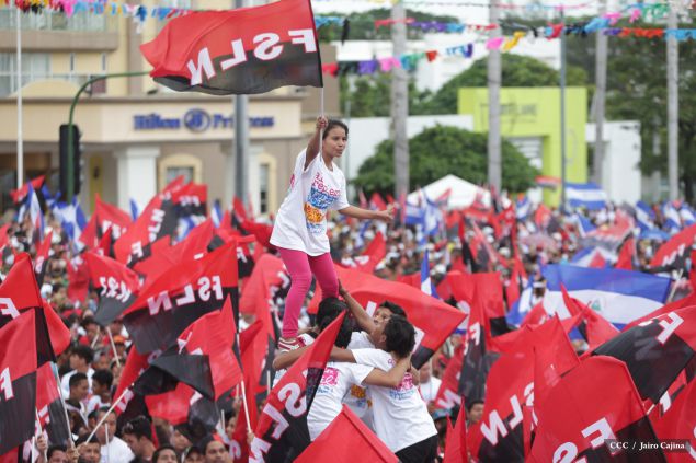 Presidente Daniel y Compañera Rosario en 37 Aniversario del Repliegue a Masaya