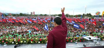 Daniel y Rosario celebran el 37 Aniversario de la Revolución Popular Sandinista