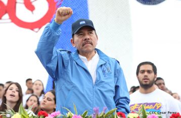 Daniel y Rosario celebran el 37 Aniversario de la Revolución Popular Sandinista