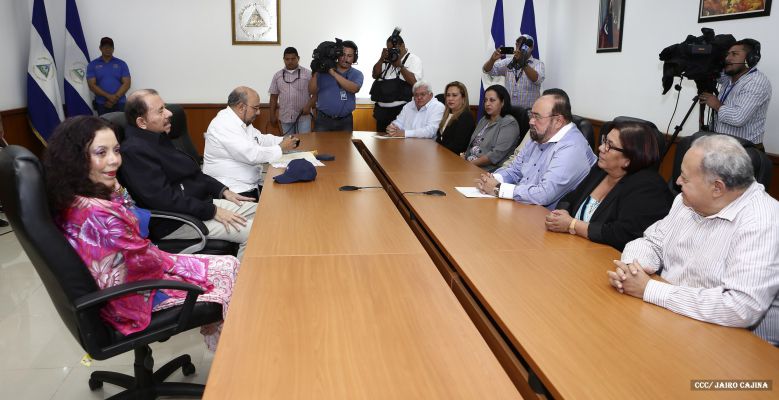 Daniel y Rosario, fórmula presidencial del Frente Sandinista y la Alianza Unida, Nicaragua Triunfa