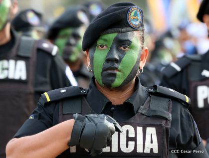Daniel y Rosario presiden Acto del 37 Aniversario de la Policía Nacional