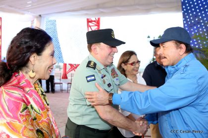 Daniel y Rosario presiden Acto del 37 Aniversario de la Policía Nacional