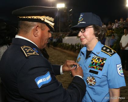 Daniel y Rosario presiden Acto del 37 Aniversario de la Policía Nacional