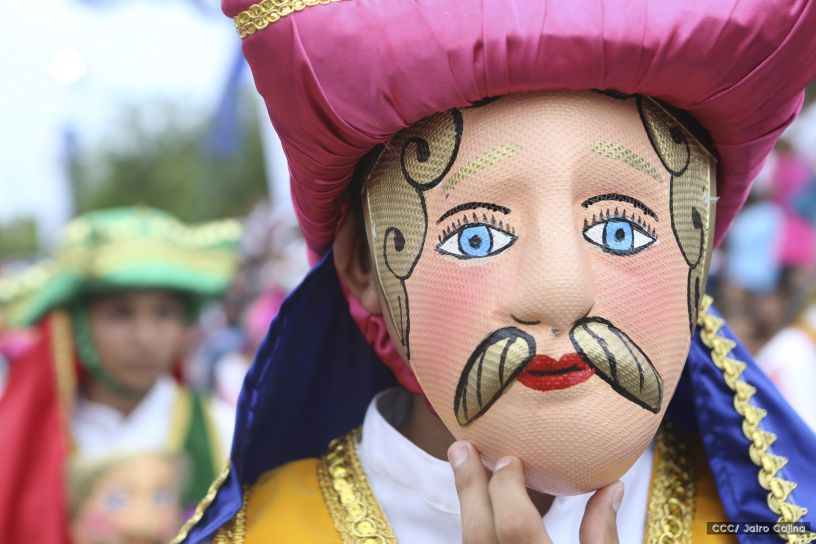 Más Fotos del Desfile Patrio en la Avenida de Bolívar a Chávez