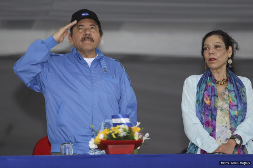 Más Fotos del Desfile Patrio en la Avenida de Bolívar a Chávez