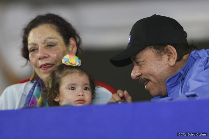 Más Fotos del Desfile Patrio en la Avenida de Bolívar a Chávez