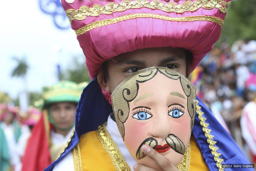 Más Fotos del Desfile Patrio en la Avenida de Bolívar a Chávez