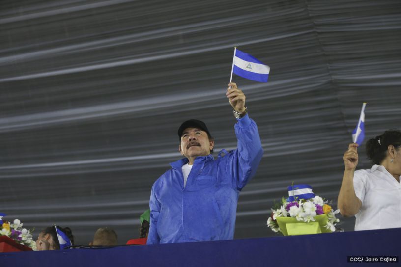 Más Fotos del Desfile Patrio en la Avenida de Bolívar a Chávez