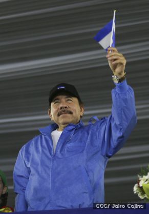 Más Fotos del Desfile Patrio en la Avenida de Bolívar a Chávez