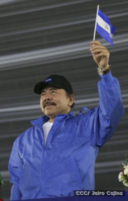 Más Fotos del Desfile Patrio en la Avenida de Bolívar a Chávez