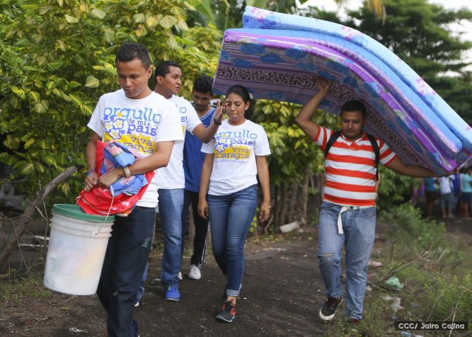 Entregan primera respuesta a familias tras sismo cerca de Cerro El Hoyo