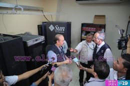Invitados electorales visitan Centro de Cómputos del CSE