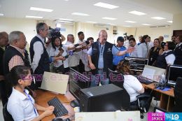 Invitados electorales visitan Centro de Cómputos del CSE