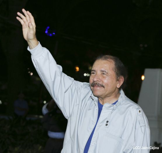 Daniel y Rosario conmemoran el 40 Aniversario del Tránsito a la Inmortalidad del Comandante Carlos Fonseca