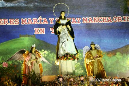 Altares a la Purísima en la Avenida de Bolívar a Chávez