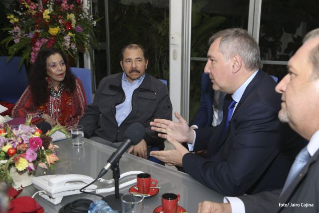 Daniel y Rosario se reúnen con Vice Primer Ministro de Rusia, Dmitri Rogozin