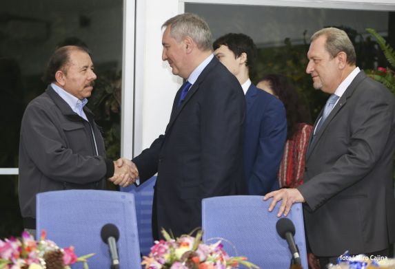 Daniel y Rosario se reúnen con Vice Primer Ministro de Rusia, Dmitri Rogozin