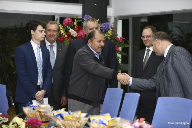 Daniel y Rosario se reúnen con Vice Primer Ministro de Rusia, Dmitri Rogozin