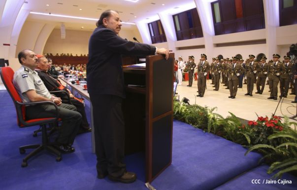 Daniel y Rosario presiden acto de graduación de cadetes del Ejército de Nicaragua
