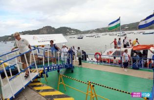 Arribo de crucero Coral Princess a San Juan del Sur