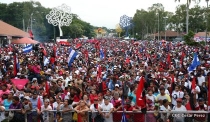 ¡Nicaragüenses caminan por la paz con fe y esperanza!