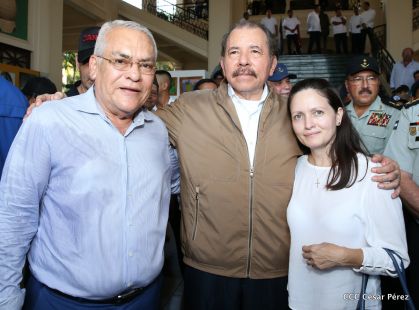 Presidente Daniel condecora póstumamente al compañero Raúl Venerio