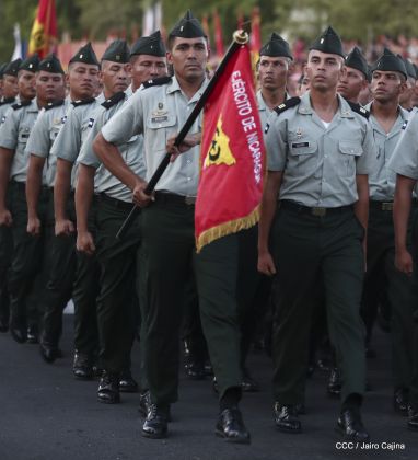 Desfile Militar "Pueblo Ejército"