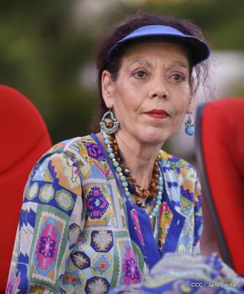 Presidente Daniel Ortega y vicepresidenta Rosario Murillo reciben la Antorcha de la Libertad y la Unidad Centroamericana