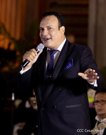 Homenaje musical a Armando Manzanero en la Plaza de la Revolución