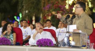 Daniel y Rosario en acto del 80 Aniversario del Tránsito a la Inmortalidad del General Augusto C. Sandino
