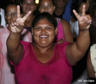 Familias de Blufields celebran victoria FSLN en la Costa Caribe