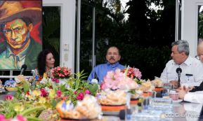 Encuentro del Presidente Daniel Ortega y Vicepresidenta Rosario Murillo con Presidente del BCIE