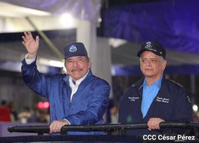 Desfile Policial "En Fuerzas de Victorias" desde la Avenida de Bolívar a Chávez