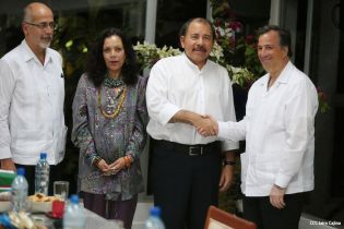 Presidente Daniel y Compañera Rosario sostienen encuentro con Canciller de México