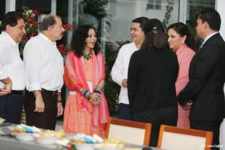 Daniel y Rosario se reúnen con presidente de Honduras
