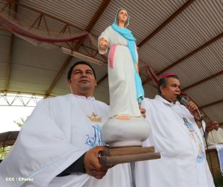 Juramentan a miembros de los Consejos Regionales de la Costa Caribe