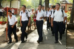 Reinician clases y realizan simulacros en colegios