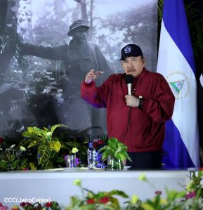 Acto en celebración acto de la entrega de buses de China a transportistas de Managua