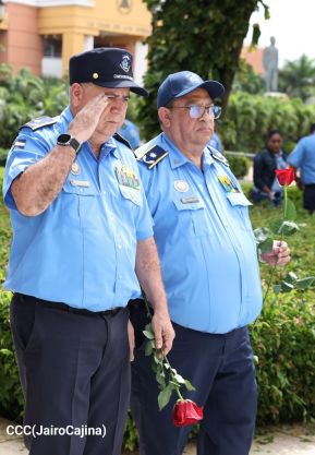 Nicaragua rinde honores al Comandante Carlos Fonseca Amador a 88 años de su natalicio 