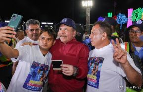 Entrega flota de buses de 250 a transportistas de Managua